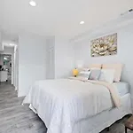 Beautiful 2 Bedroom Apt On Morton St Nw